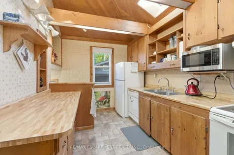 267 Thayer Avenue Hamilton ON L9A 1J6