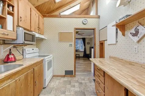 267 Thayer Avenue Hamilton ON L9A 1J6