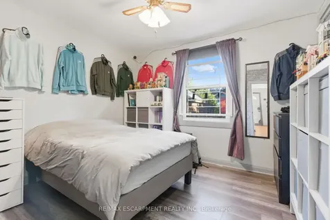 267 Thayer Avenue Hamilton ON L9A 1J6