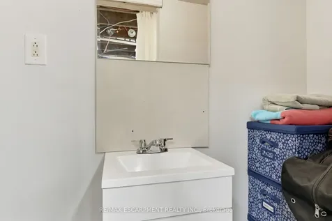 267 Thayer Avenue Hamilton ON L9A 1J6