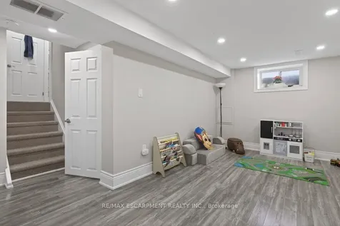 62 Palmer Road Hamilton ON L8T 3E8