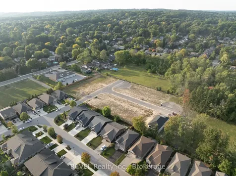 92 Tanner Drive Pelham ON L0S 1E4