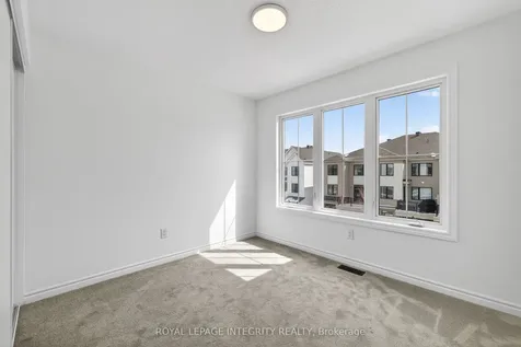 21 Caspian Row Kanata ON K2V 0R7