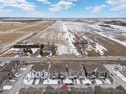 21 Caspian Row Kanata ON K2V 0R7