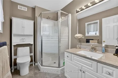 8452 South Chippawa Road West Lincoln ON N0A 1C0