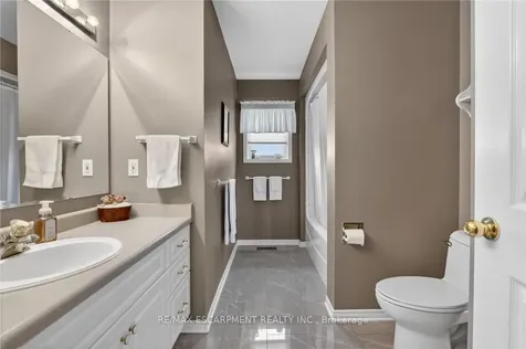 8452 South Chippawa Road West Lincoln ON N0A 1C0