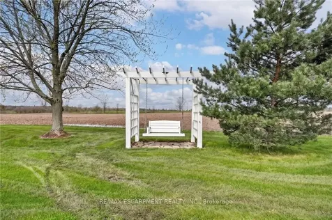 8452 South Chippawa Road West Lincoln ON N0A 1C0