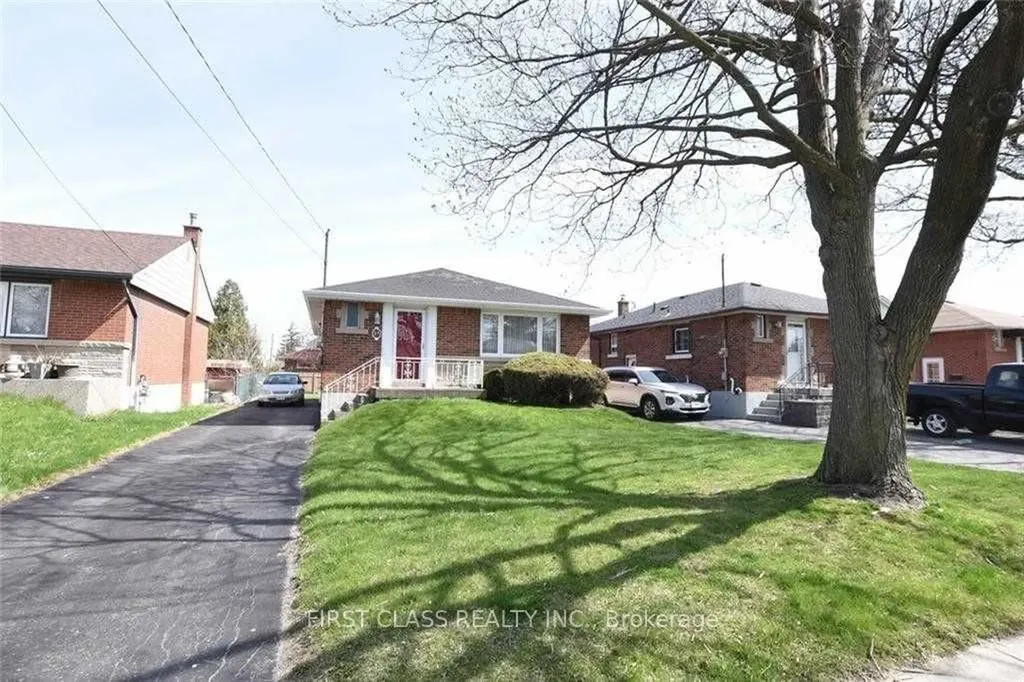 27 Welbourn Drive Hamilton ON L9A 3N1