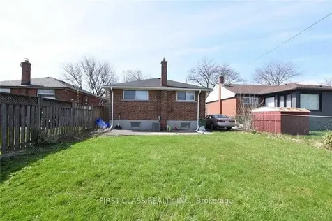 27 Welbourn Drive Hamilton ON L9A 3N1