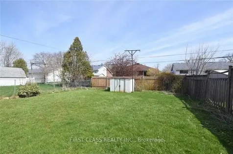 27 Welbourn Drive Hamilton ON L9A 3N1