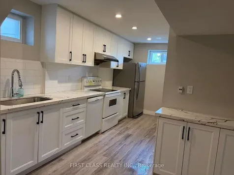 27 Welbourn Drive Hamilton ON L9A 3N1