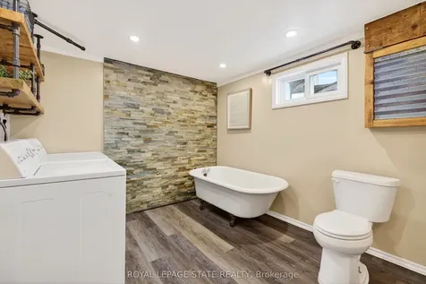 380 East 37th Street Hamilton ON L8V 4B8