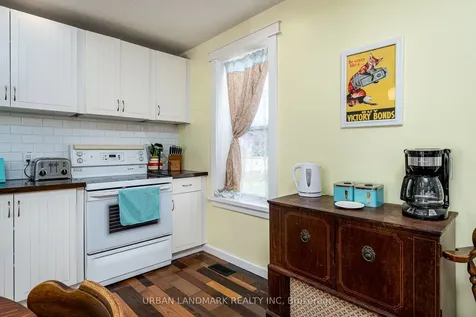 225 St Lawrence Street W Centre Hastings ON K0K 2K0