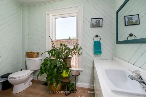 225 St Lawrence Street W Centre Hastings ON K0K 2K0
