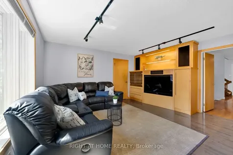 33 Walnut Drive Guelph ON N1E 4B4