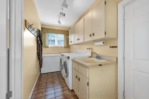 33 Walnut Drive Guelph ON N1E 4B4