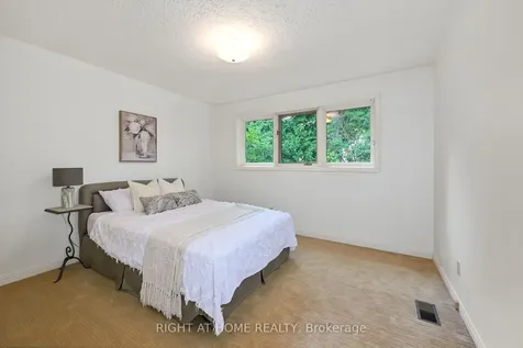 33 Walnut Drive Guelph ON N1E 4B4
