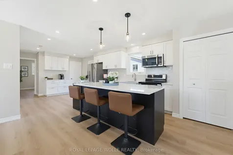99 Oakhurst Crescent Waterloo ON N2B 3K2