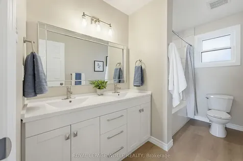 99 Oakhurst Crescent Waterloo ON N2B 3K2