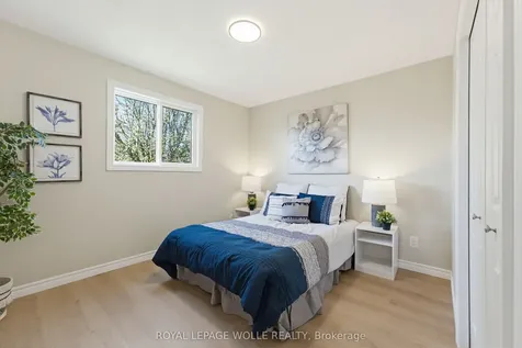 99 Oakhurst Crescent Waterloo ON N2B 3K2