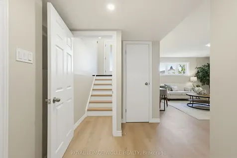 99 Oakhurst Crescent Waterloo ON N2B 3K2