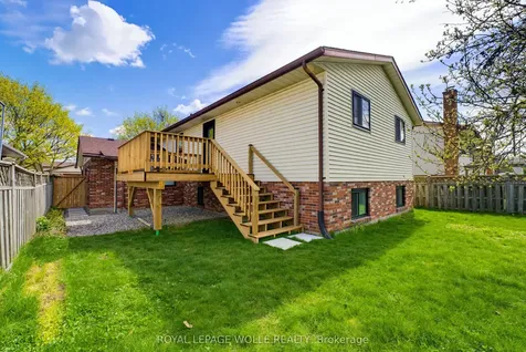 99 Oakhurst Crescent Waterloo ON N2B 3K2