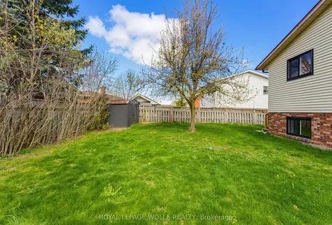 99 Oakhurst Crescent Waterloo ON N2B 3K2