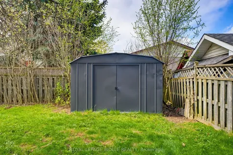 99 Oakhurst Crescent Waterloo ON N2B 3K2