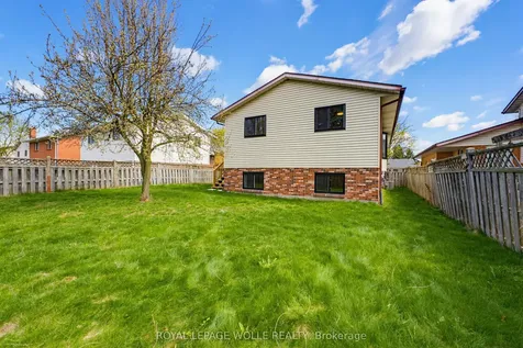 99 Oakhurst Crescent Waterloo ON N2B 3K2