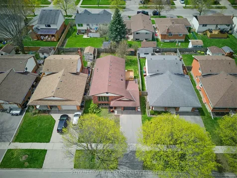 99 Oakhurst Crescent Waterloo ON N2B 3K2