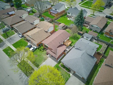 99 Oakhurst Crescent Waterloo ON N2B 3K2