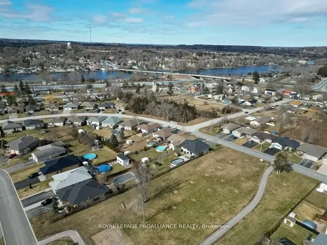 21 Forest Valley Drive Quinte West ON K0K 2C0