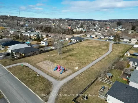 21 Forest Valley Drive Quinte West ON K0K 2C0
