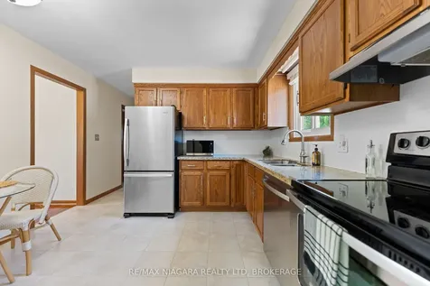 13 Cornwell Circle St. Catharines ON L2S 3C4