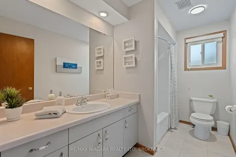 13 Cornwell Circle St. Catharines ON L2S 3C4
