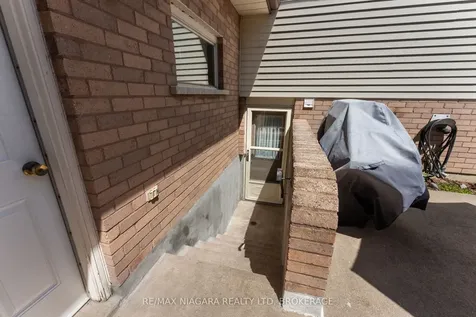 13 Cornwell Circle St. Catharines ON L2S 3C4
