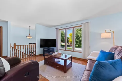 13 Cornwell Circle St. Catharines ON L2S 3C4