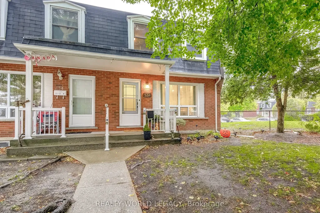 132 Barlake Avenue Hamilton ON L8E 1H3