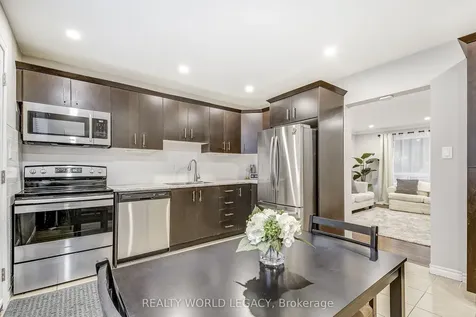 132 Barlake Avenue Hamilton ON L8E 1H3