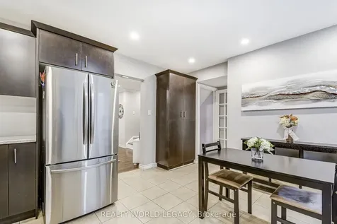 132 Barlake Avenue Hamilton ON L8E 1H3