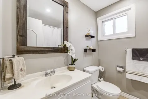 132 Barlake Avenue Hamilton ON L8E 1H3