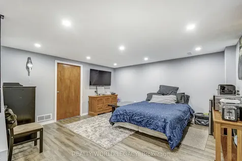 132 Barlake Avenue Hamilton ON L8E 1H3