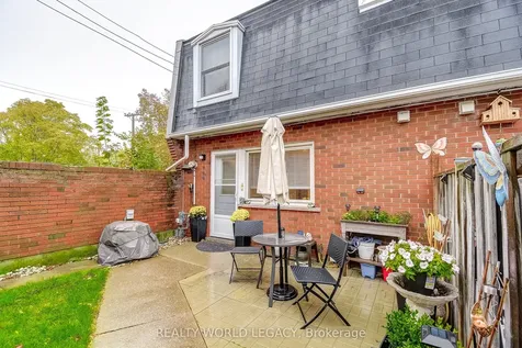 132 Barlake Avenue Hamilton ON L8E 1H3