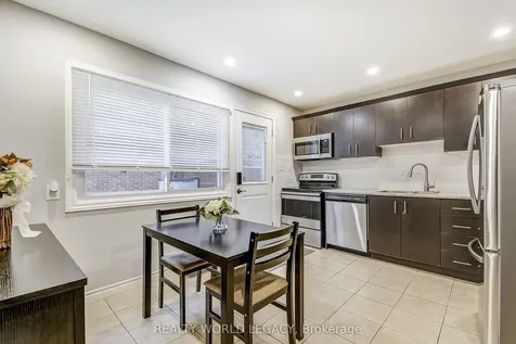 132 Barlake Avenue Hamilton ON L8E 1H3