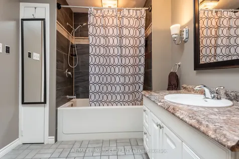 560 Boundary Road E Laurentian Valley ON K8A 6M3