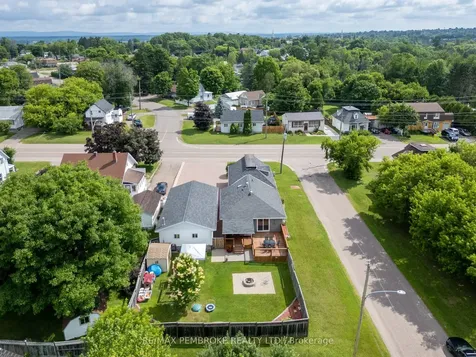 560 Boundary Road E Laurentian Valley ON K8A 6M3