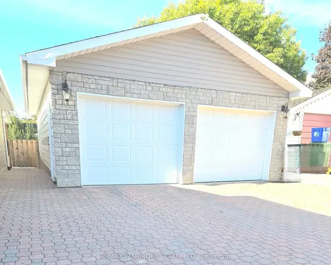 560 Boundary Road E Laurentian Valley ON K8A 6M3