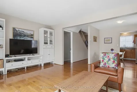 1037 Hickorywood Crescent Kingston ON K7P 2E5