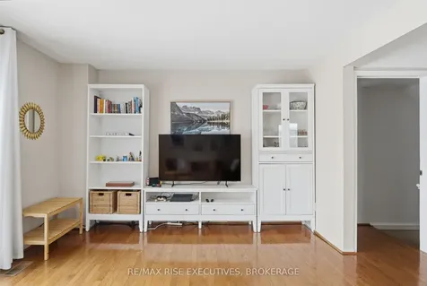 1037 Hickorywood Crescent Kingston ON K7P 2E5
