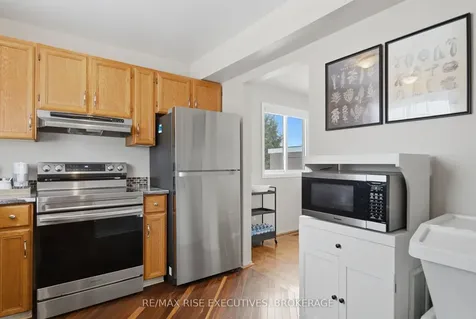 1037 Hickorywood Crescent Kingston ON K7P 2E5